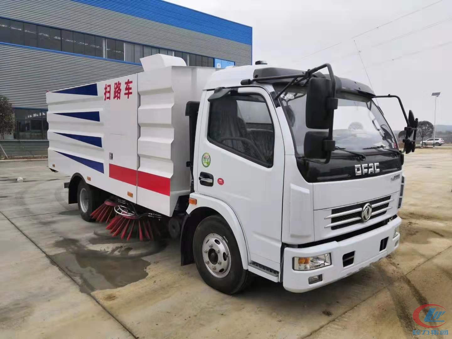 东风大多利卡D7扫路车