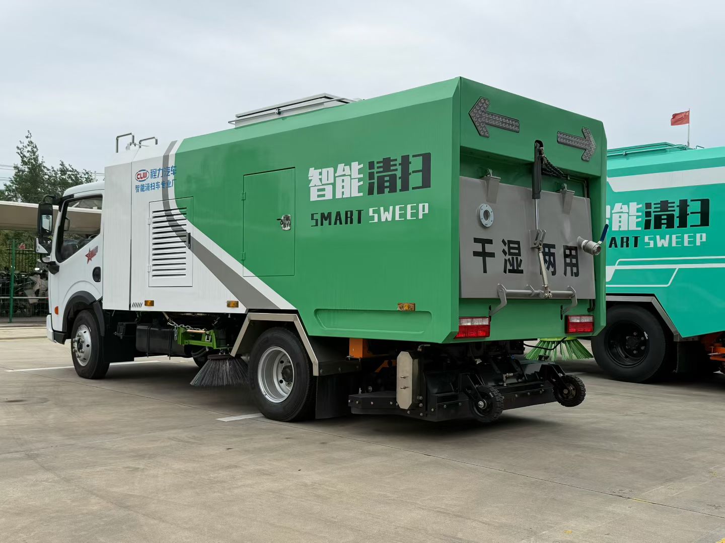 东风小多利卡干湿两用吸尘车,四季清扫车 实拍图
