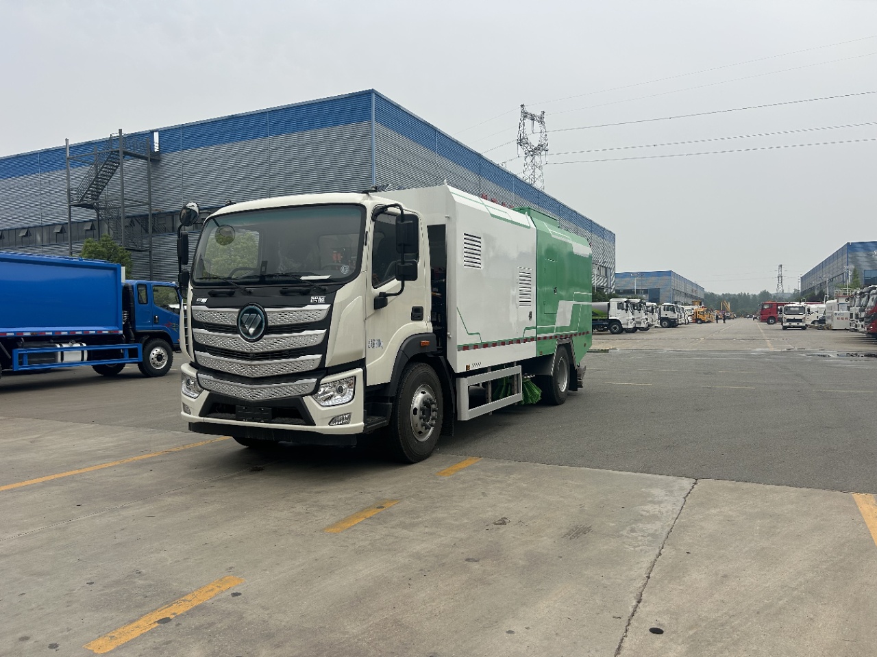 欧曼行星纯电道路污染清除车: CL5181TWQBEVAQZ 实拍图