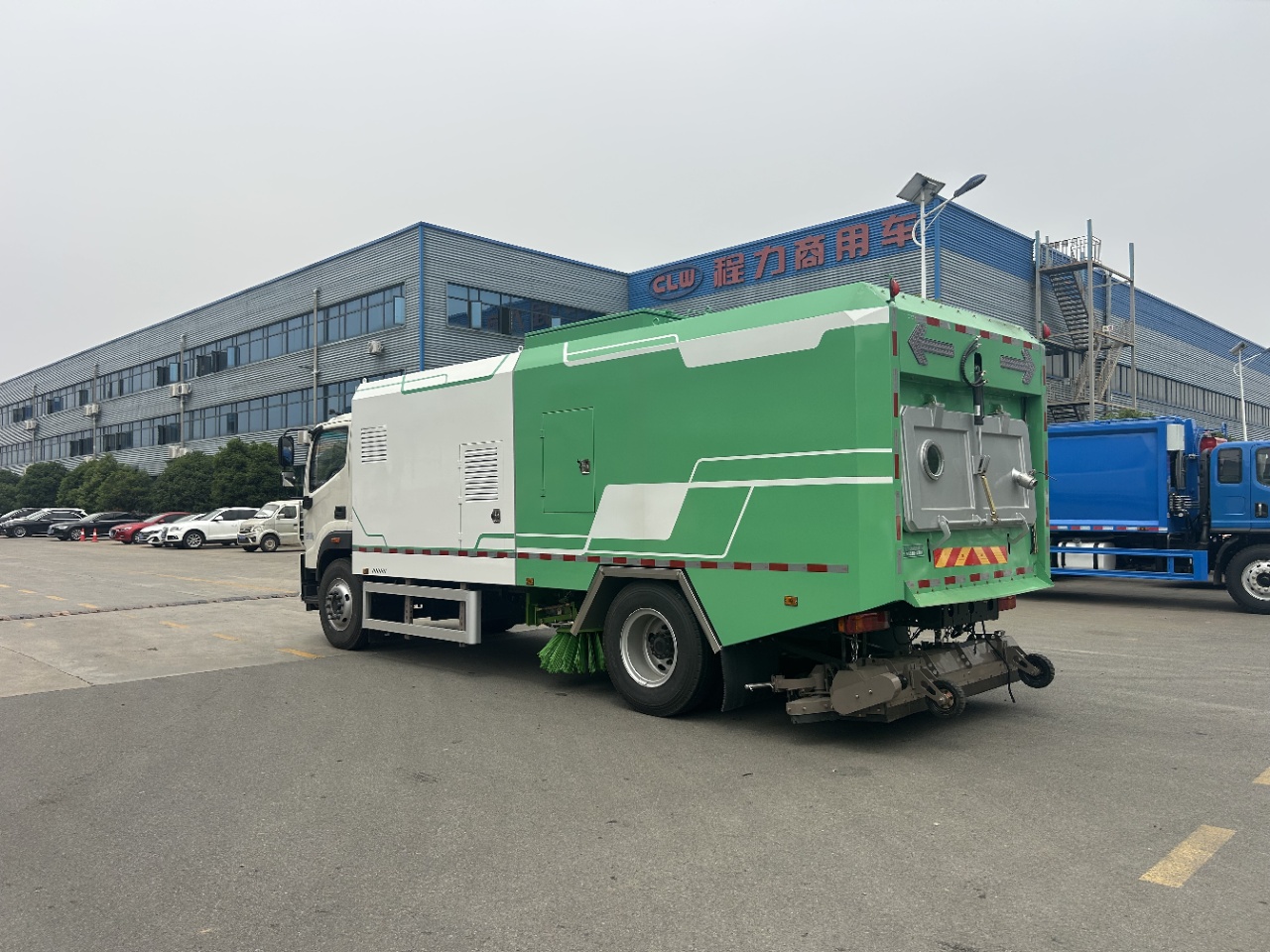 欧曼行星纯电道路污染清除车: CL5181TWQBEVAQZ 实拍图