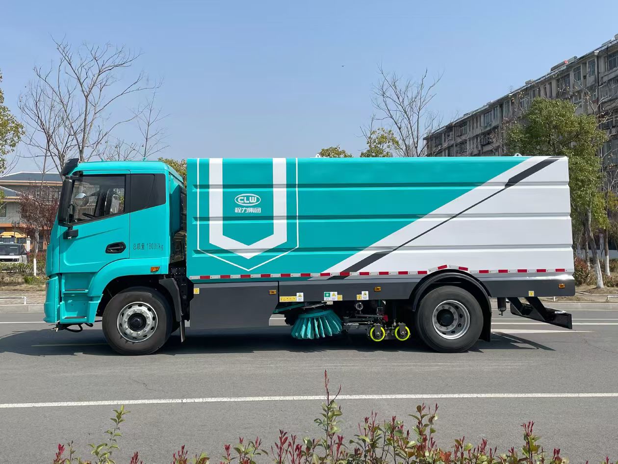 程力18T纯电动洗扫车 型号:CL5184TXSBEV 实拍图