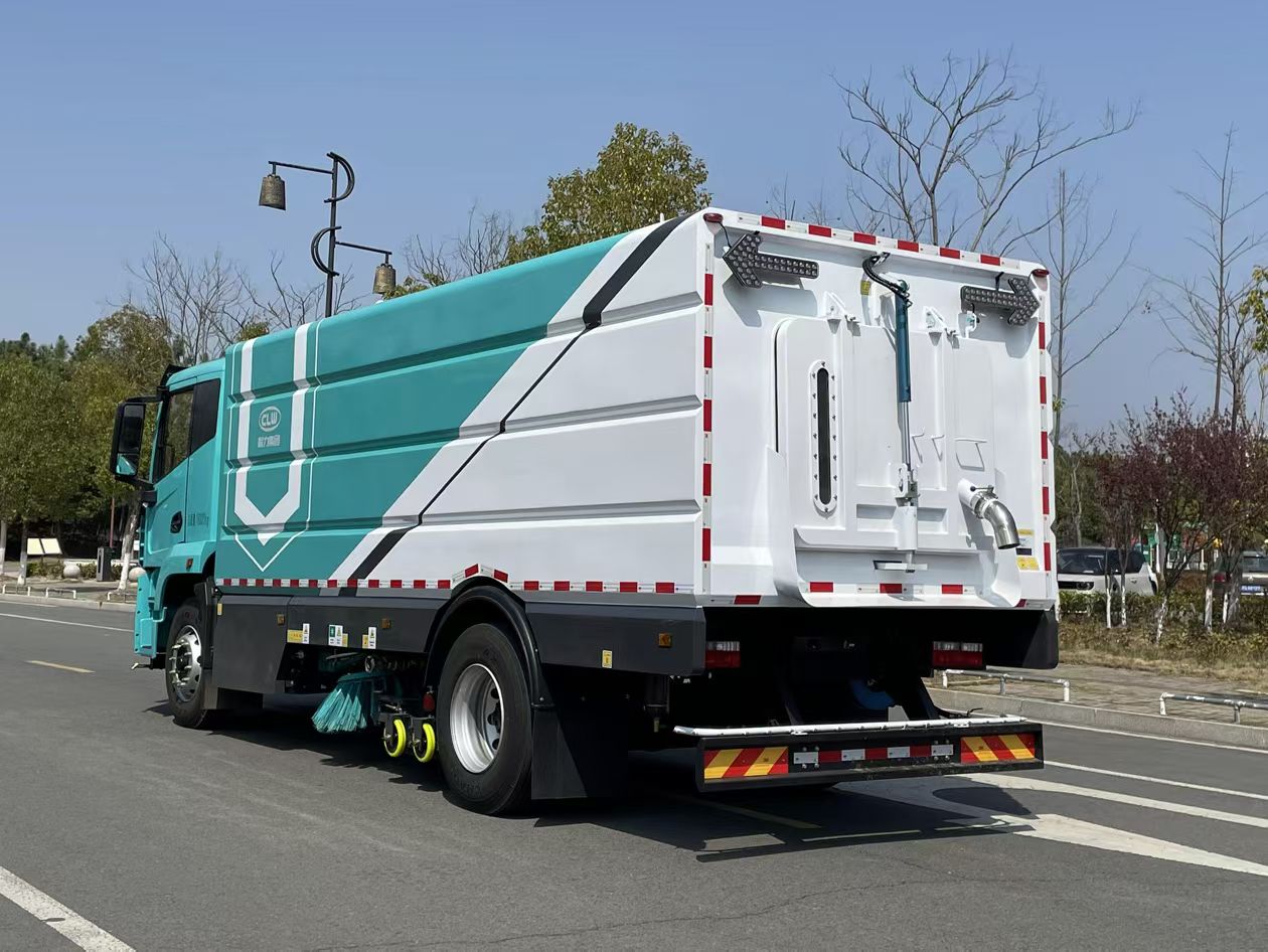 程力18T纯电动洗扫车 型号:CL5184TXSBEV 实拍图