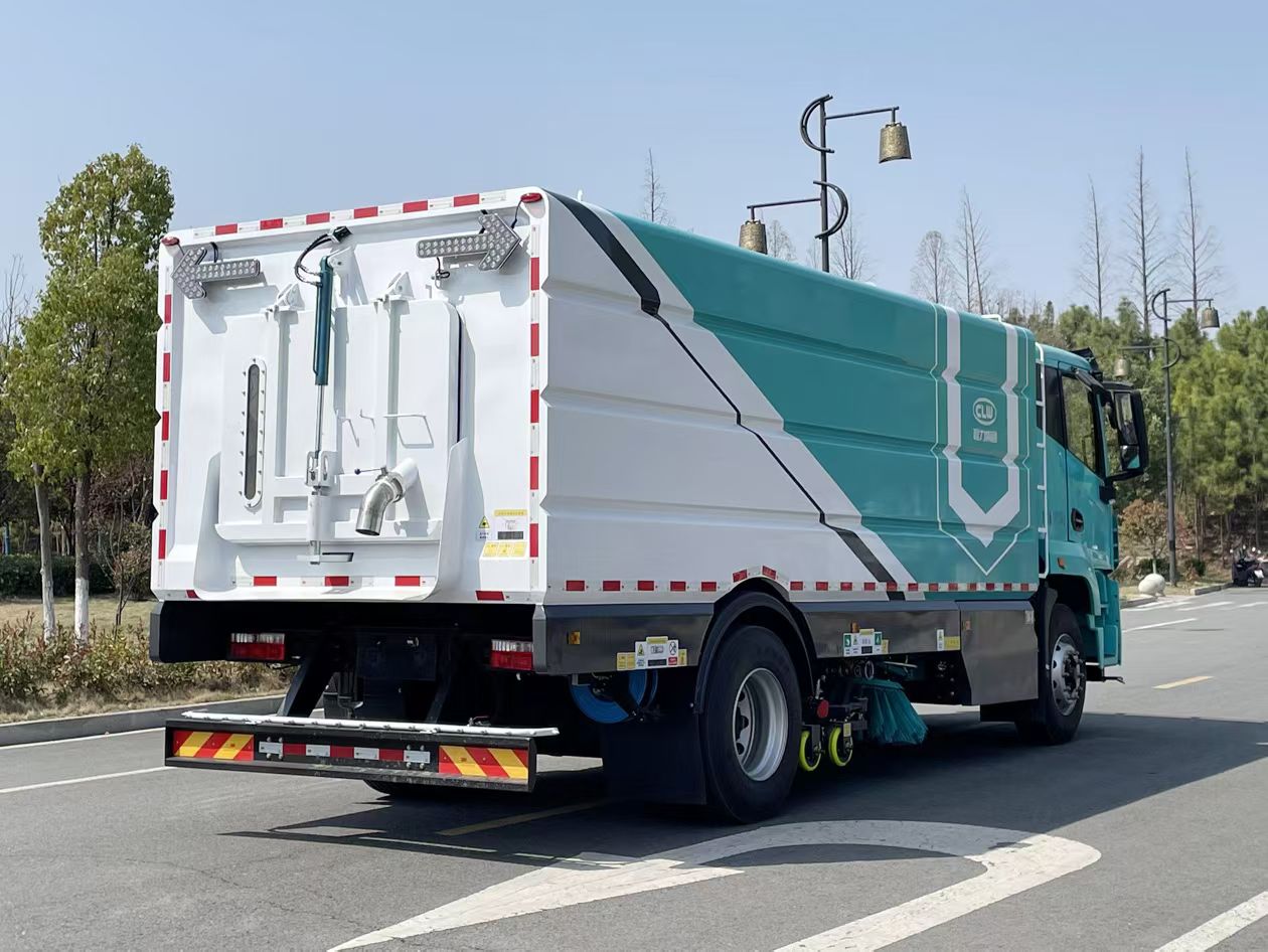 程力18T纯电动洗扫车 型号:CL5184TXSBEV 实拍图