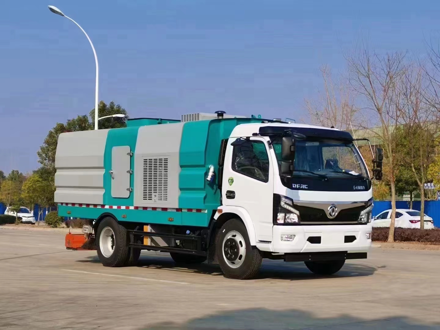程力专汽东风福瑞卡吸尘车,矿区专用清扫车