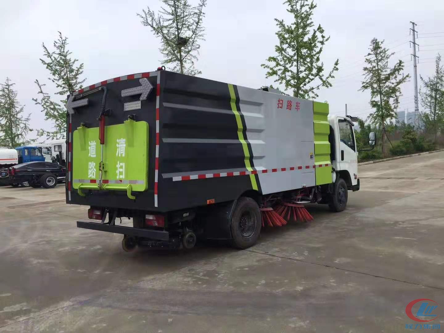 程力专汽系列国五江铃凯锐扫路车 实拍图