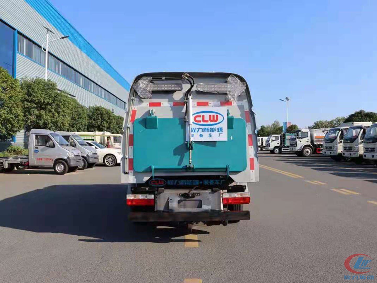 程力牌纯电动东风途逸扫路车 实拍图