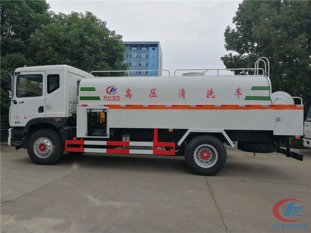 东风多利卡D9高压清洗车 实拍图