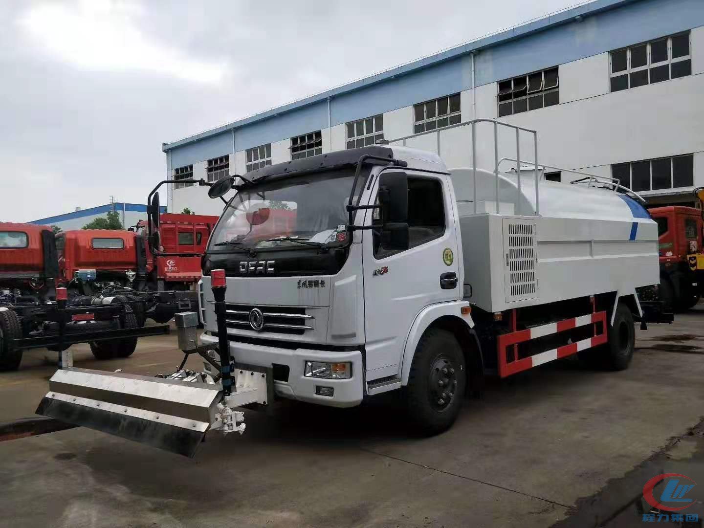 东风大多利卡高压清洗车,多利卡D7路面清洗车 实拍图