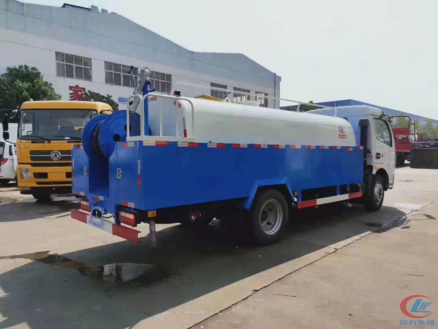 程力东风多利卡D7管道疏通车高压清洗车 实拍图