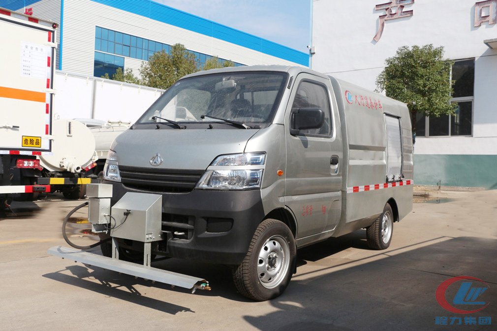 程力集团长安路面清洗车(长安人行道养护车) 实拍图