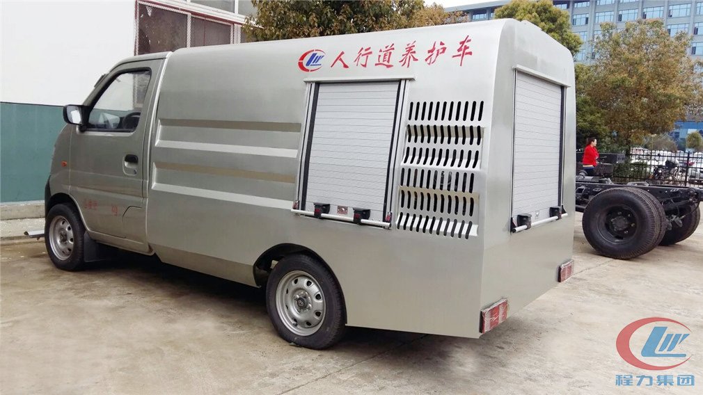 程力集团长安路面清洗车(长安人行道养护车) 实拍图