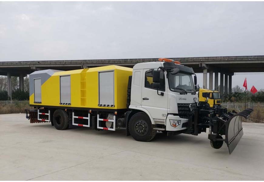 程力威牌CLW5180TCXE6型除雪除冰车,程力破冰除雪车 实拍图