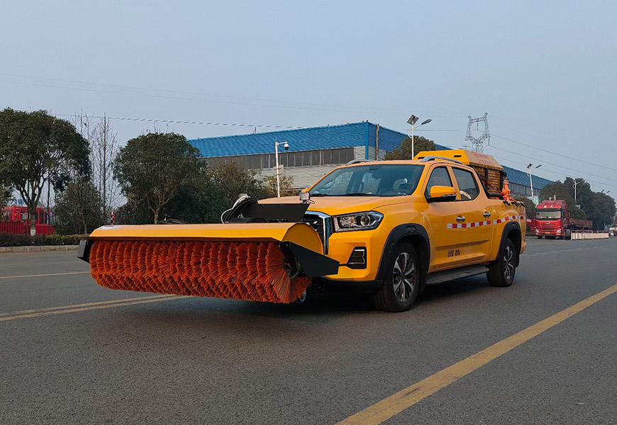 程力牌CL5030TCX6BYC型上汽大通MAXUS四驱皮卡除雪车 实拍图
