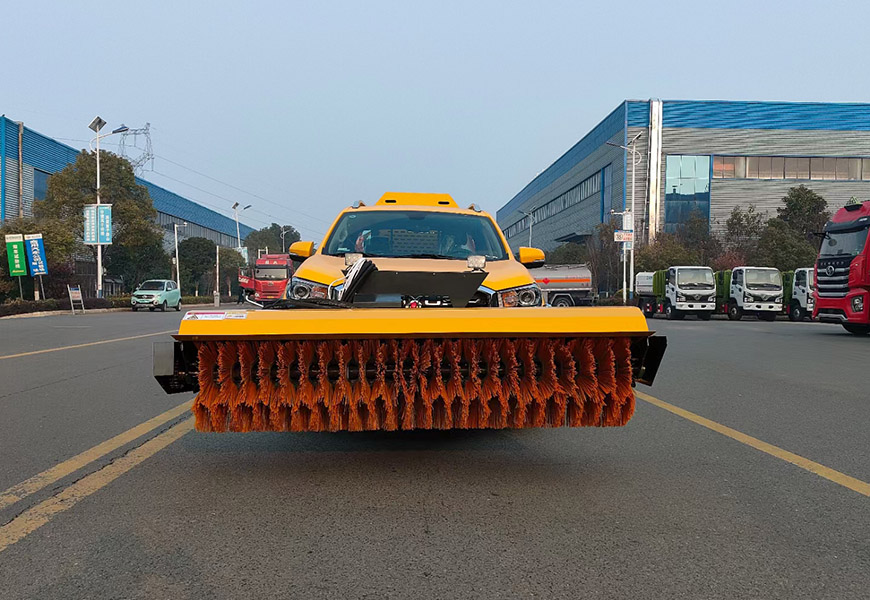 程力牌CL5030TCX6BYC型上汽大通MAXUS四驱皮卡除雪车 实拍图