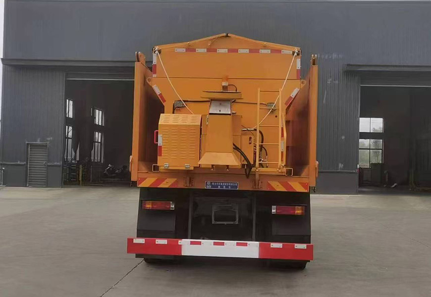 程力牌CL5250TCX6YC型陕汽轩德3系后双桥除雪车 实拍图