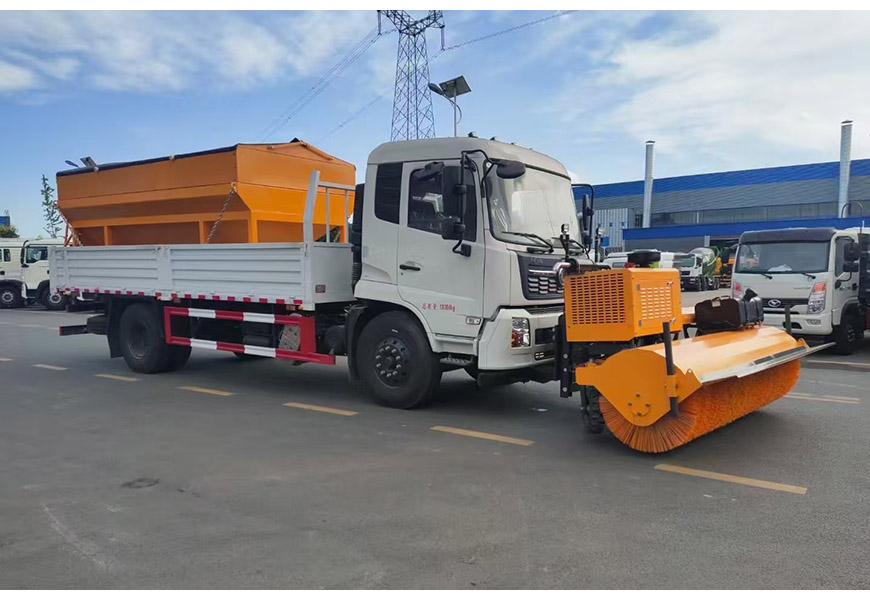 程力牌东风天锦CL5180TCX6YC型除雪车带雪滚和除雪铲 实拍图