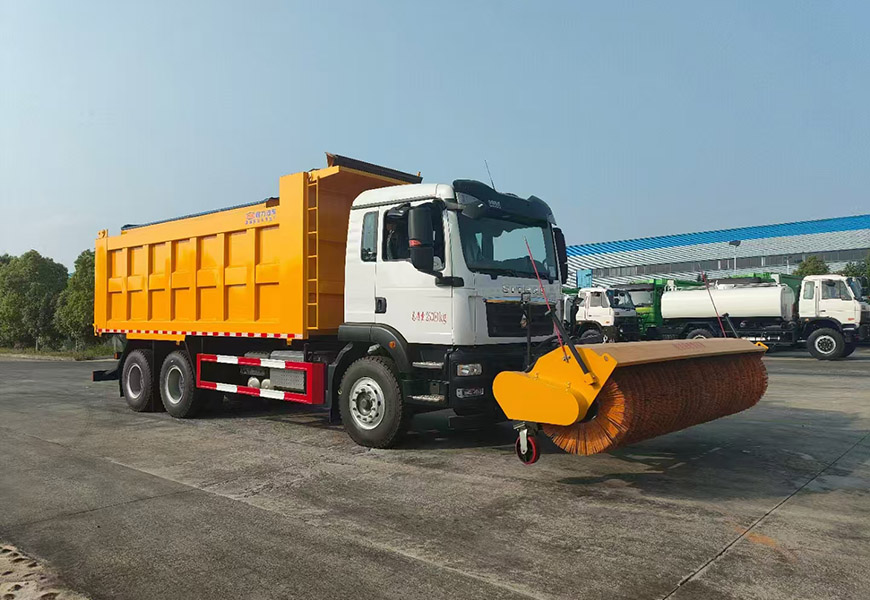 重汽汕德卡后双桥CL5251TCX6YC型除雪车