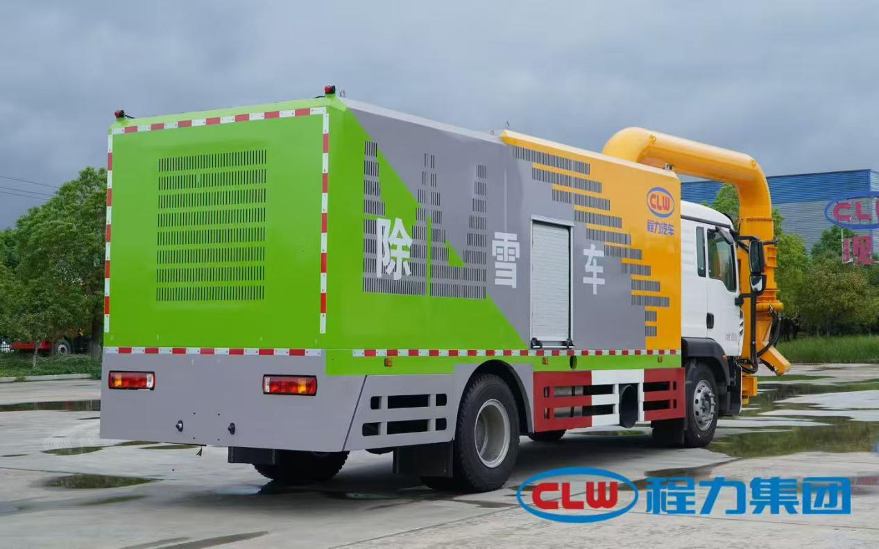 重汽豪沃吹雪车CL5180TCX6ADZ除雪车 实拍图