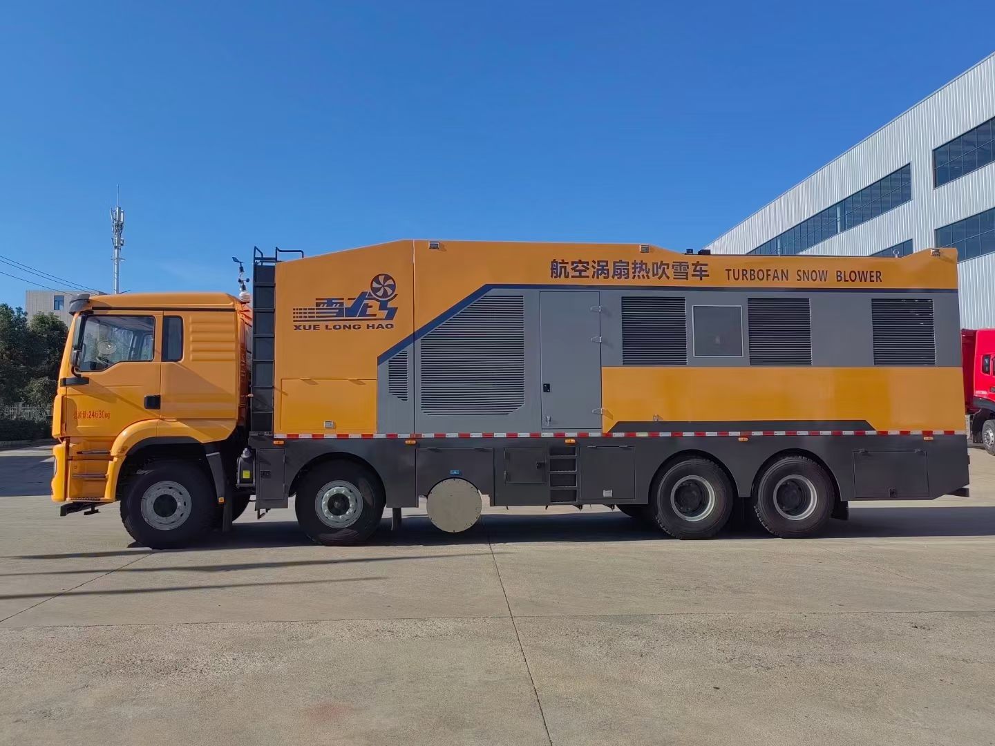 陕汽德龙前四后八航空发动机吹雪车,航空涡扇热吹雪车 实拍图