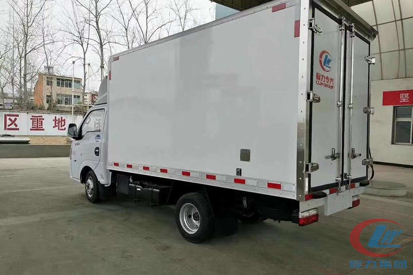 东风途逸3.5米冷藏车 实拍图