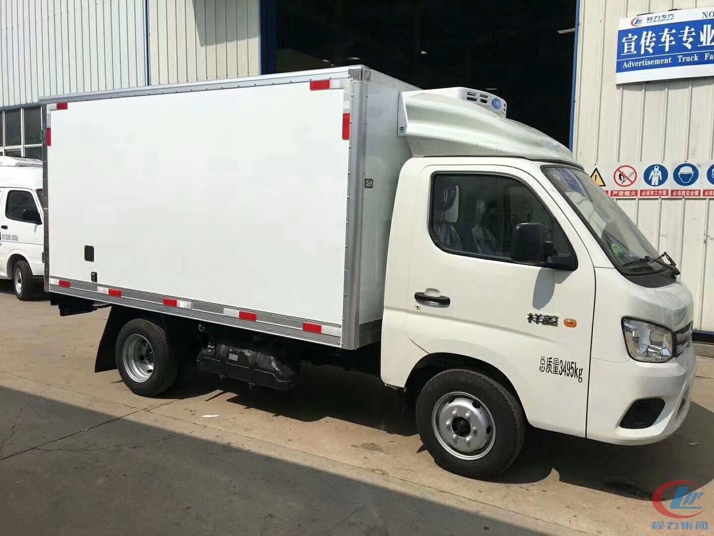 国六福田祥铃M1后双轮冷藏车 实拍图