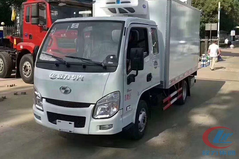小型排半驾驶室冷藏车 实拍图