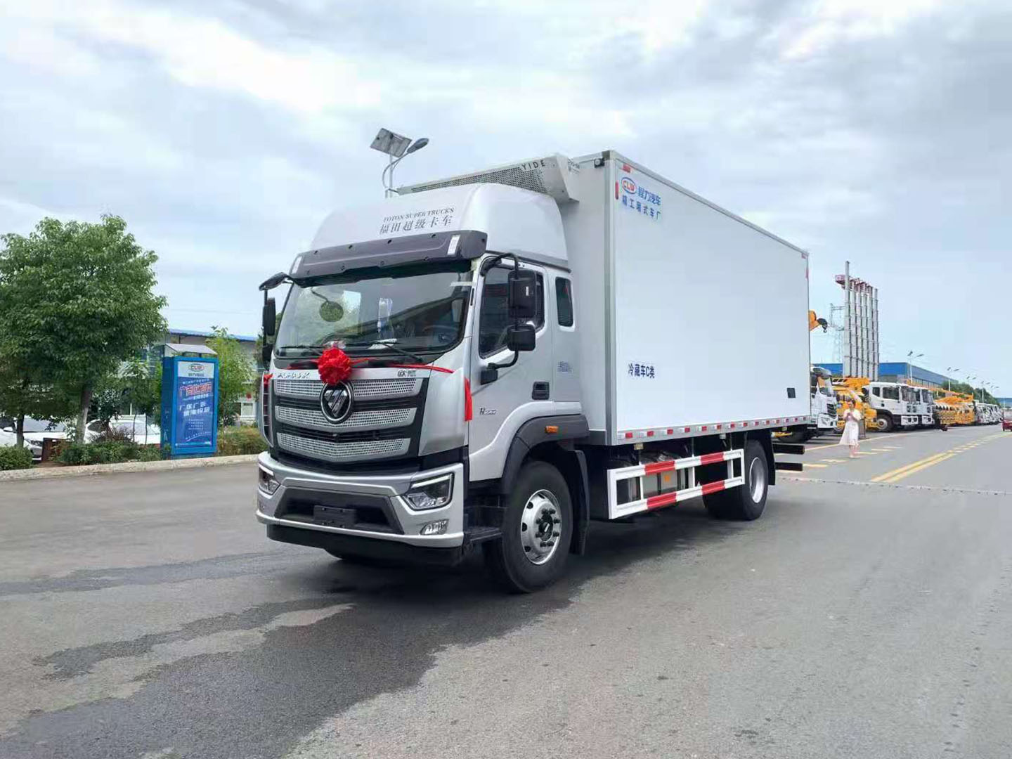 程力公司国六福田欧航高顶双卧6.6米冷藏车