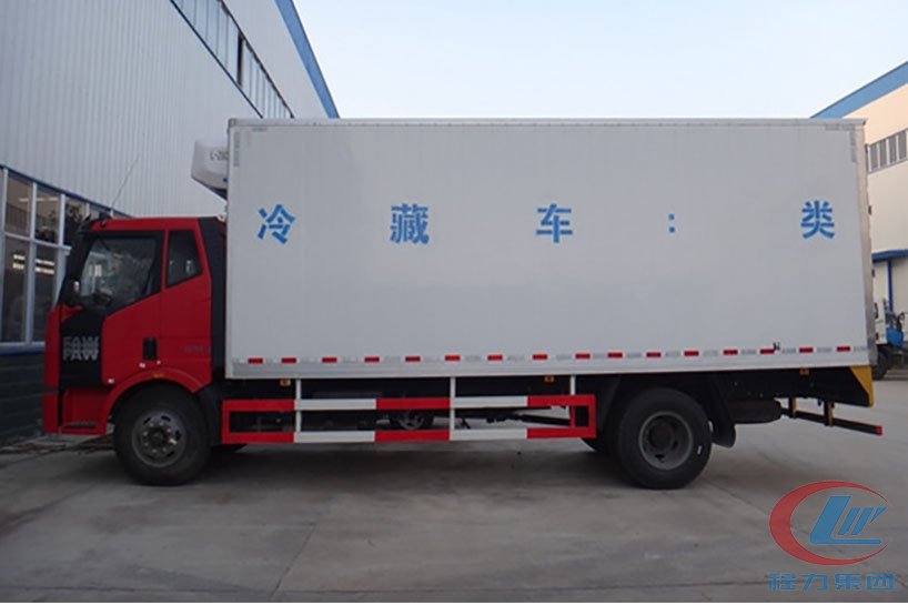 程力解放冷藏车解放J6–6.8米冷藏车 实拍图