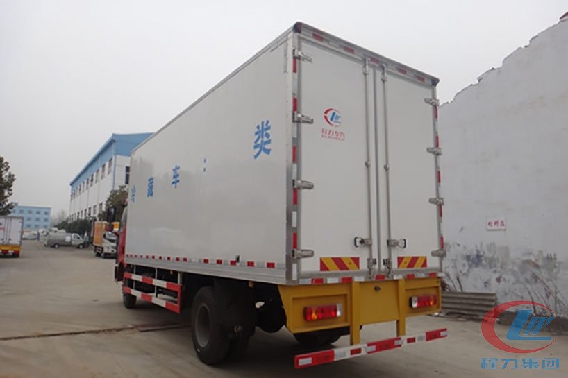 程力解放冷藏车解放J6–6.8米冷藏车 实拍图