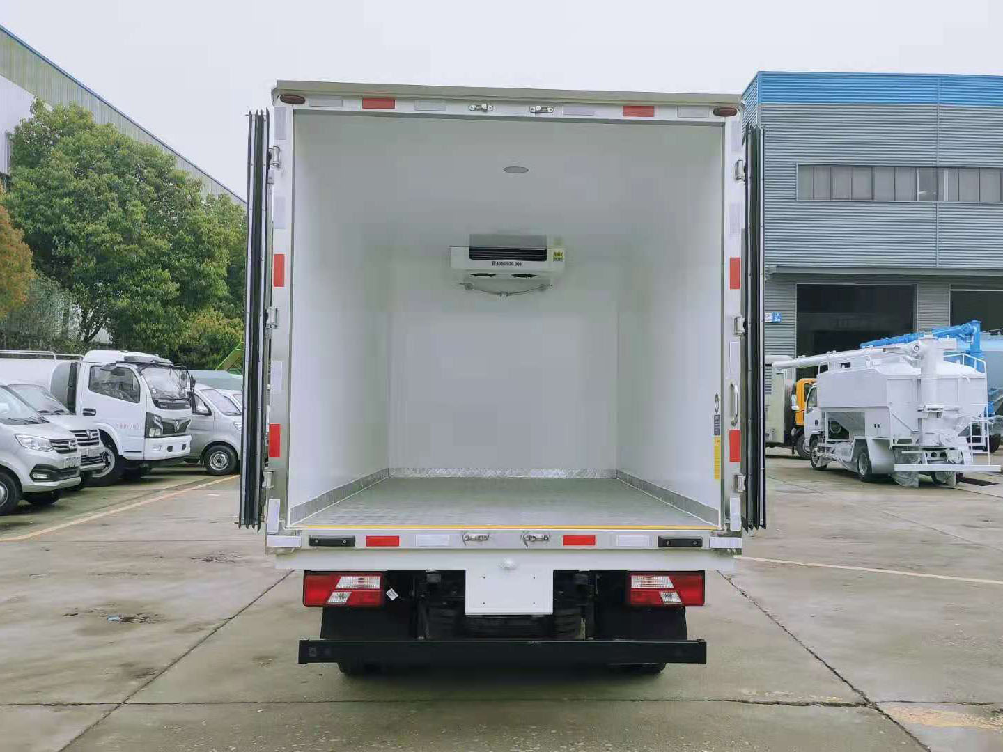 程力集团国六江铃凯运冷藏车 实拍图