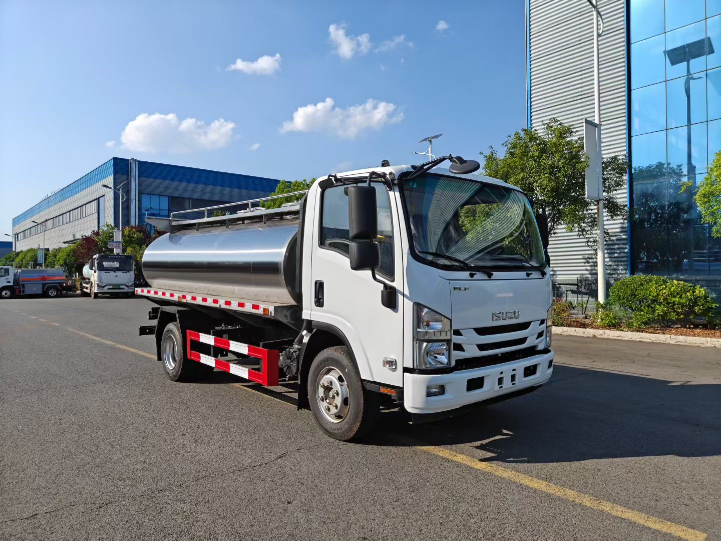 五十铃ISUZU奶罐车,五十铃五吨鲜奶运输车