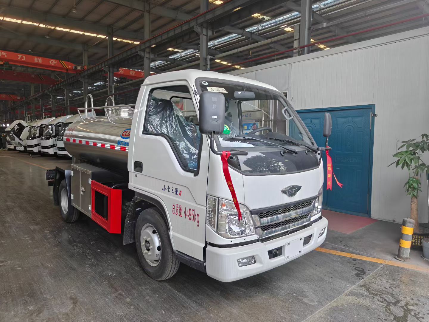 国六蓝牌福田小卡之星2鲜奶运输车,蓝牌奶罐车