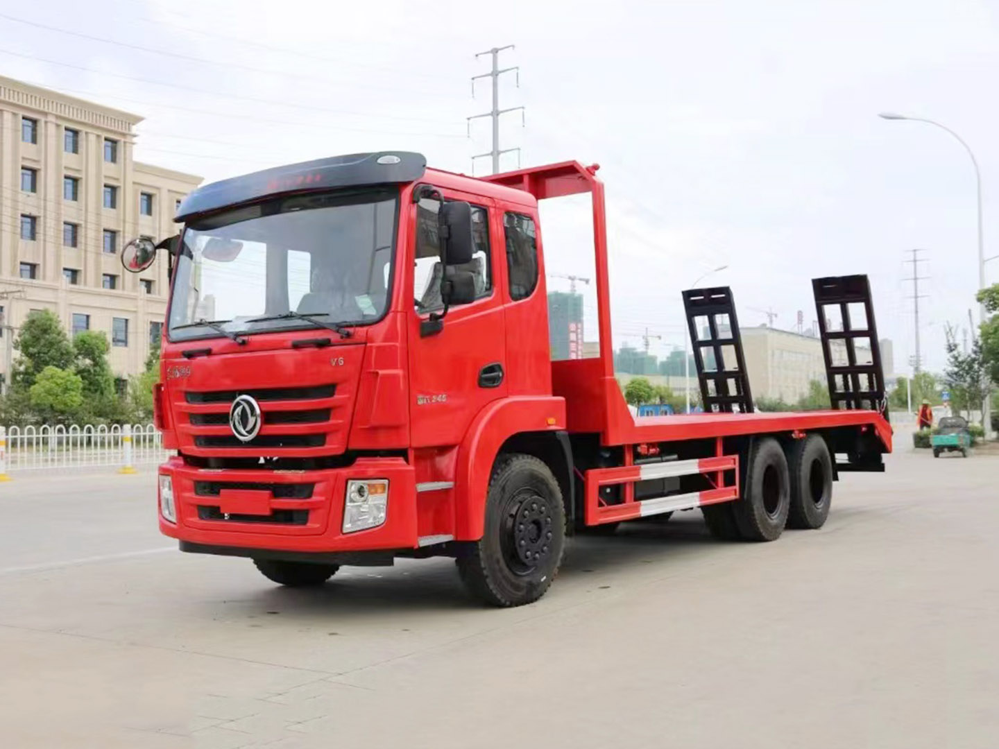 国六东风锦程V6后八轮平板运输车