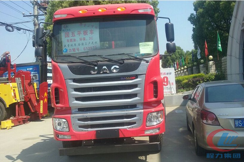 江淮前四后八(8×4)系列平板运输车 实拍图