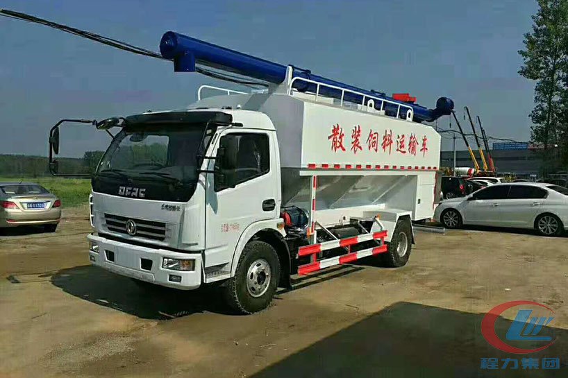东风多利卡福瑞卡12方散装饲料车 实拍图