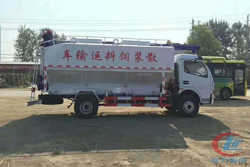 东风多利卡福瑞卡12方散装饲料车 实拍图