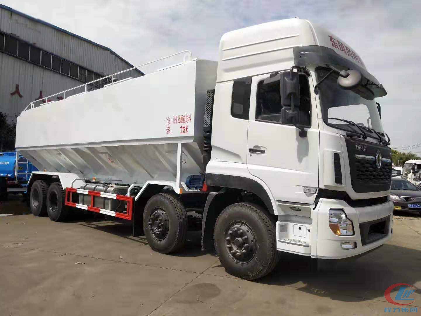 程力集团东风天龙饲料车