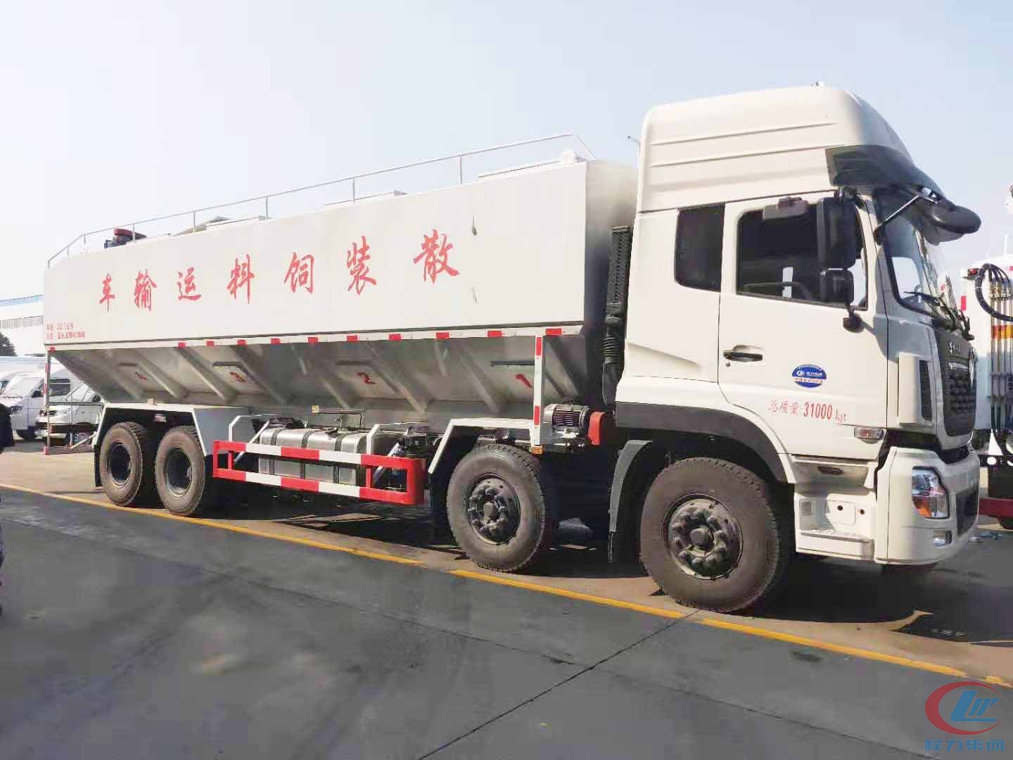 程力集团东风天龙饲料车 实拍图