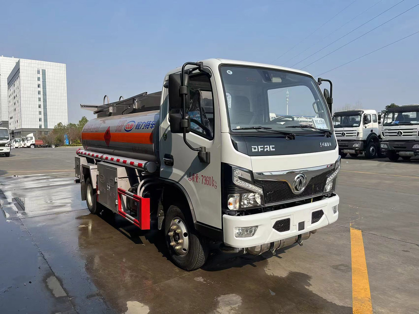 国六程力牌东风小福瑞卡/多利卡5方加油车 实拍图