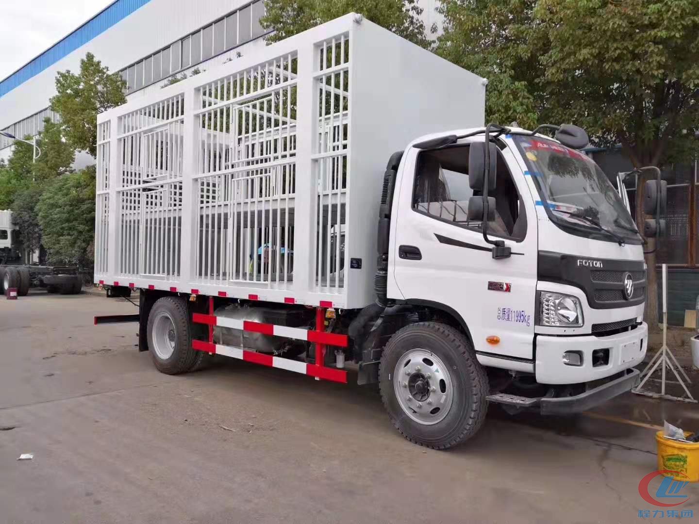 福田欧马可5米仓栏式运猪车 实拍图