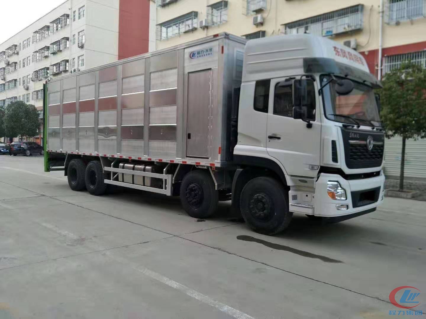 程力国六东风天龙前四后八铝合金恒温运猪车 实拍图