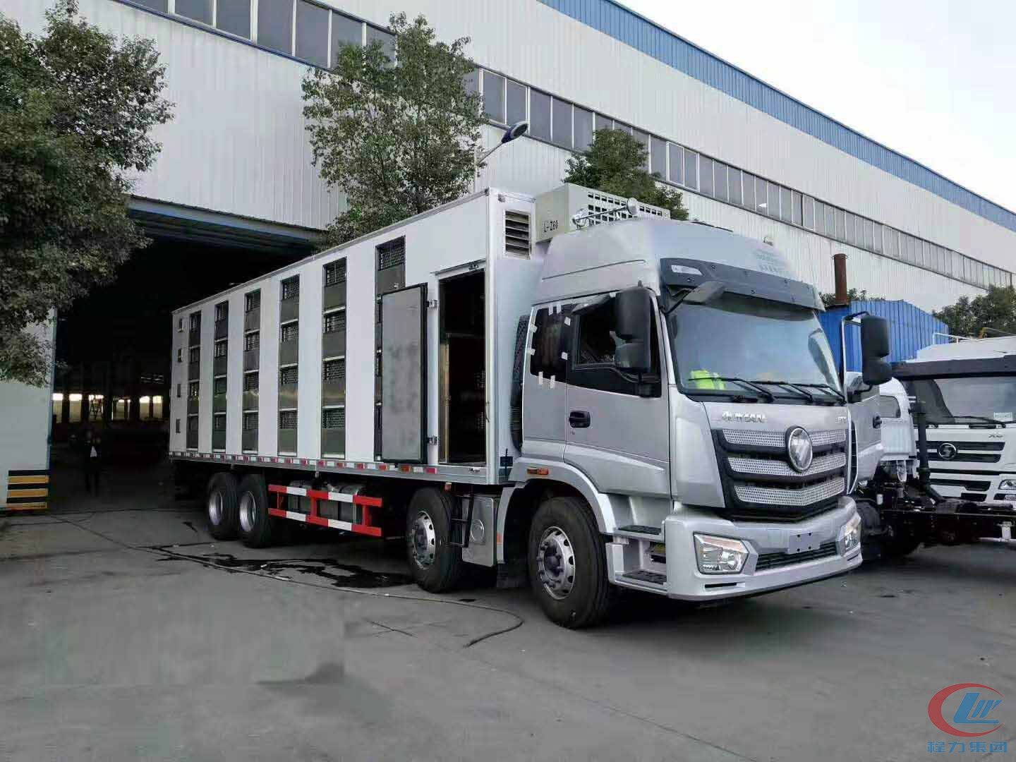 程力集团欧曼恒温畜禽运输车