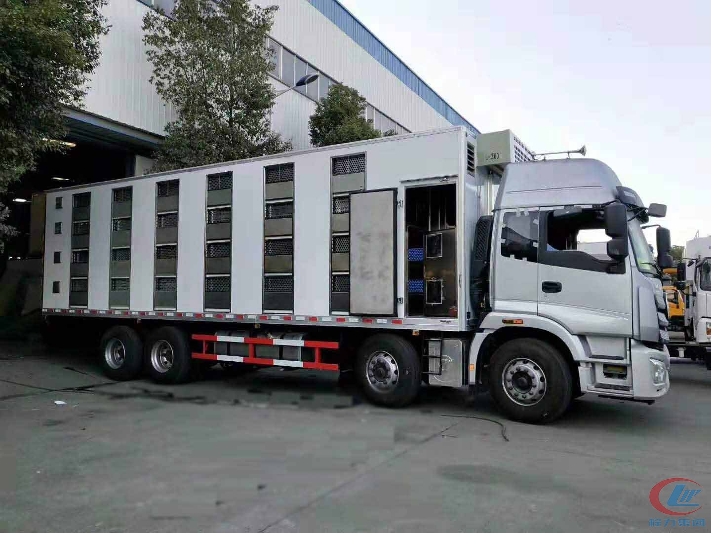 程力集团欧曼恒温畜禽运输车 实拍图