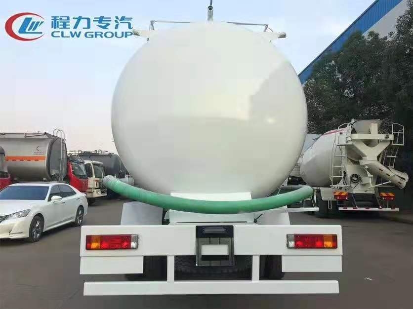 东风天锦粉粒物料车 实拍图