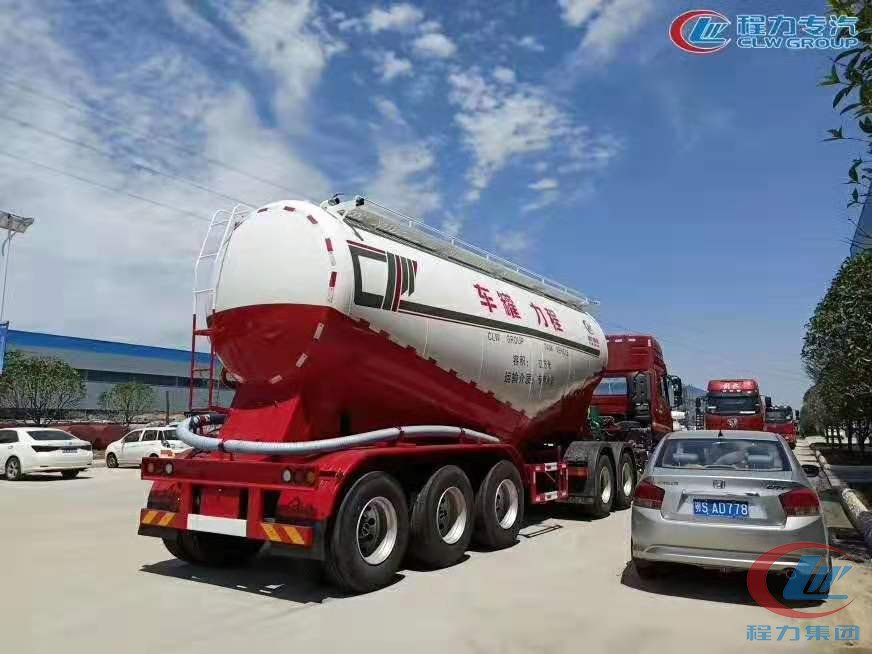 程力集团东风天龙半挂水泥罐车,天龙半挂粉粒物 实拍图