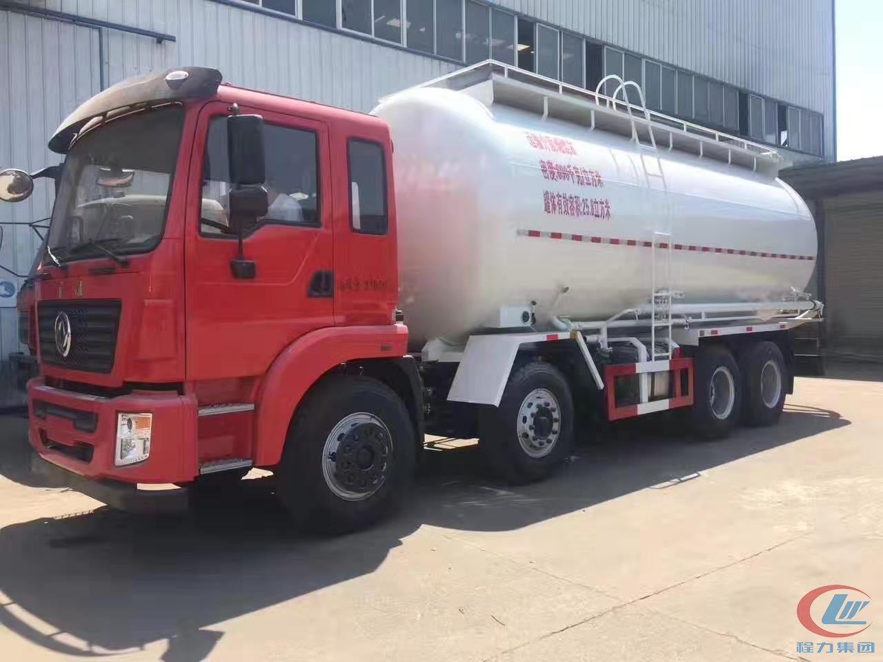 程力集团东风随专前四后八粉粒物料运输车
