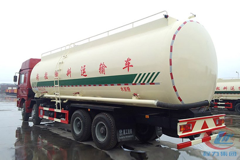 陕汽德龙F3000前四后八国五41方粉粒物料运输车 实拍图