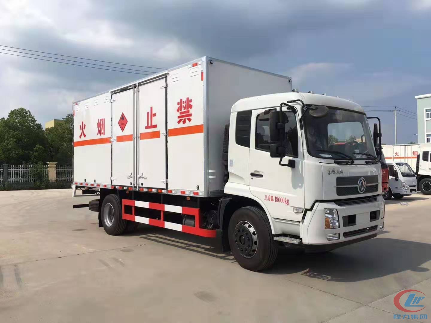 东风天锦易燃液体厢式运输车,天锦防爆车