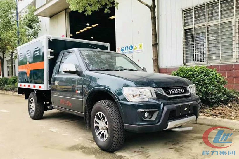 五十铃皮卡炸药运输车