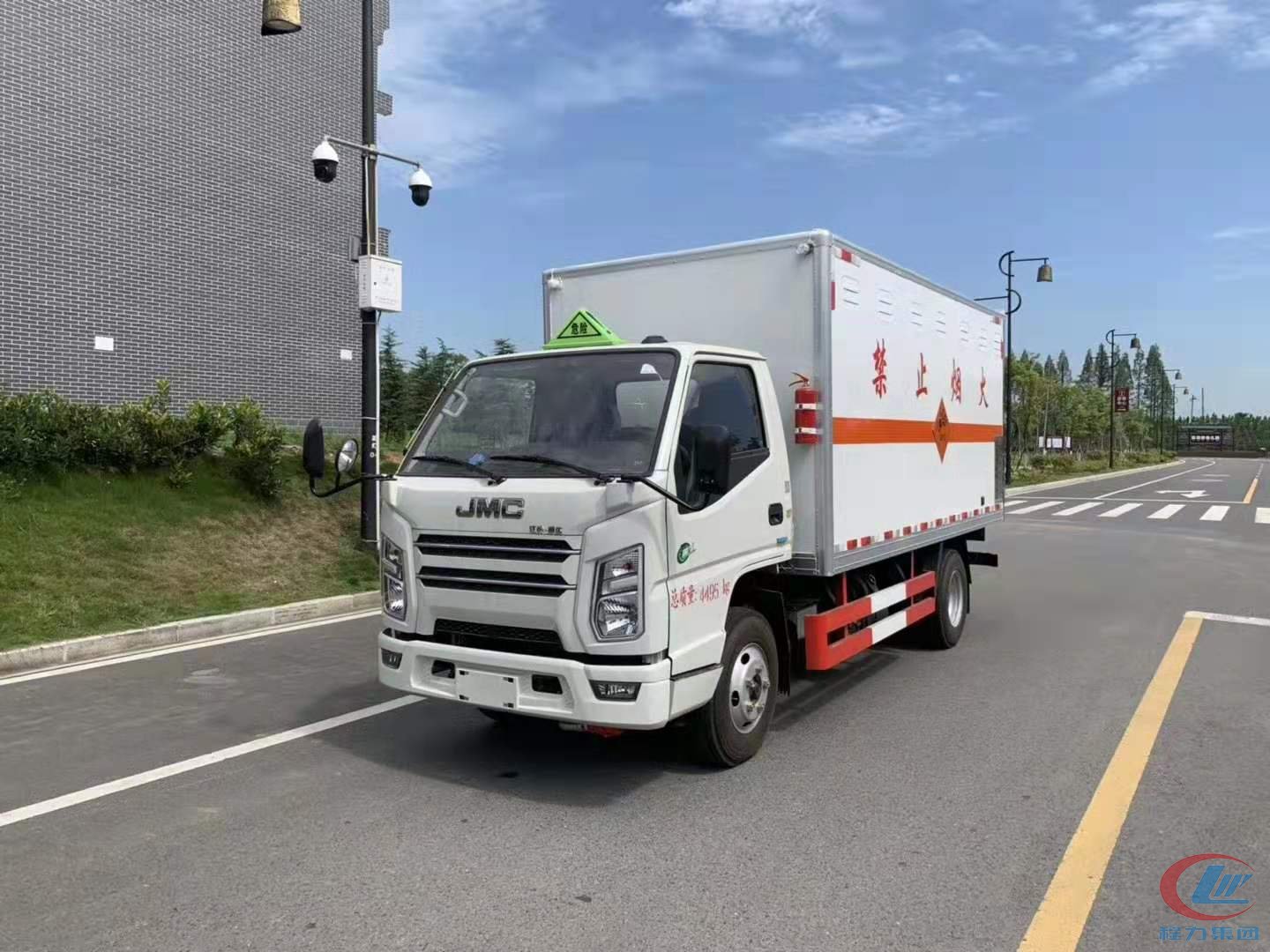 程力智能厢式车系列国六江铃危险品运输车